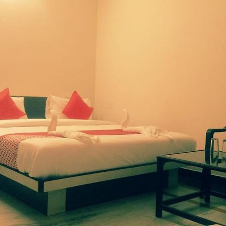 Hotel Rajkamal International Udaipur Buitenkant foto