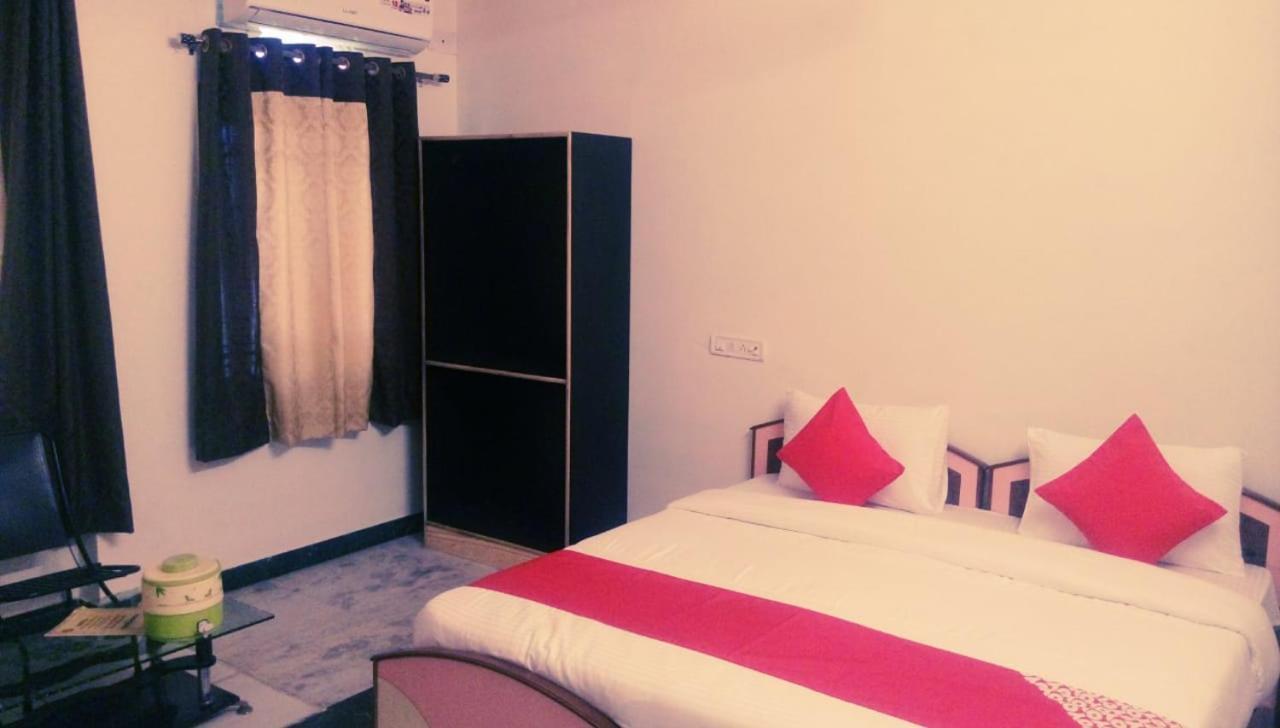 Hotel Rajkamal International Udaipur Buitenkant foto