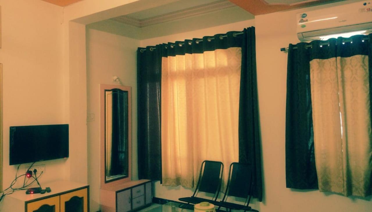 Hotel Rajkamal International Udaipur Buitenkant foto