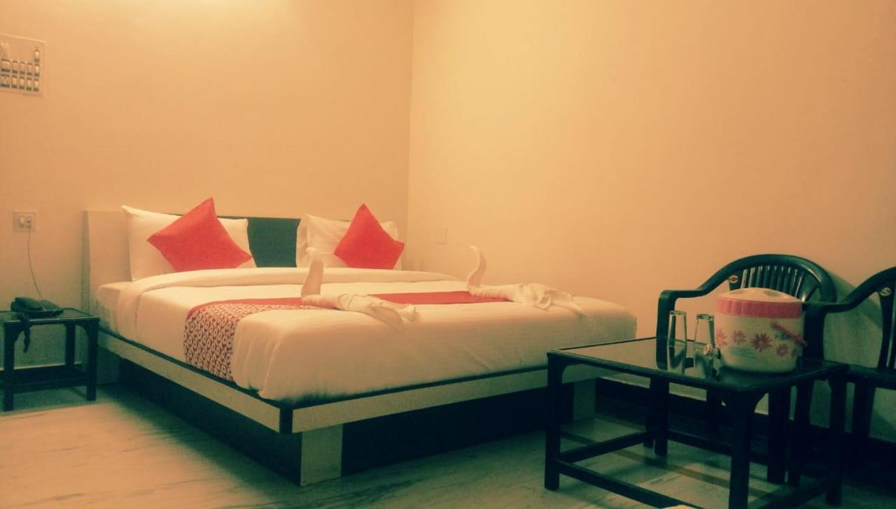 Hotel Rajkamal International Udaipur Buitenkant foto