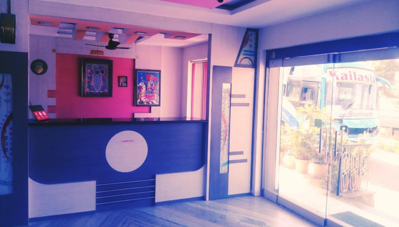 Hotel Rajkamal International Udaipur Buitenkant foto