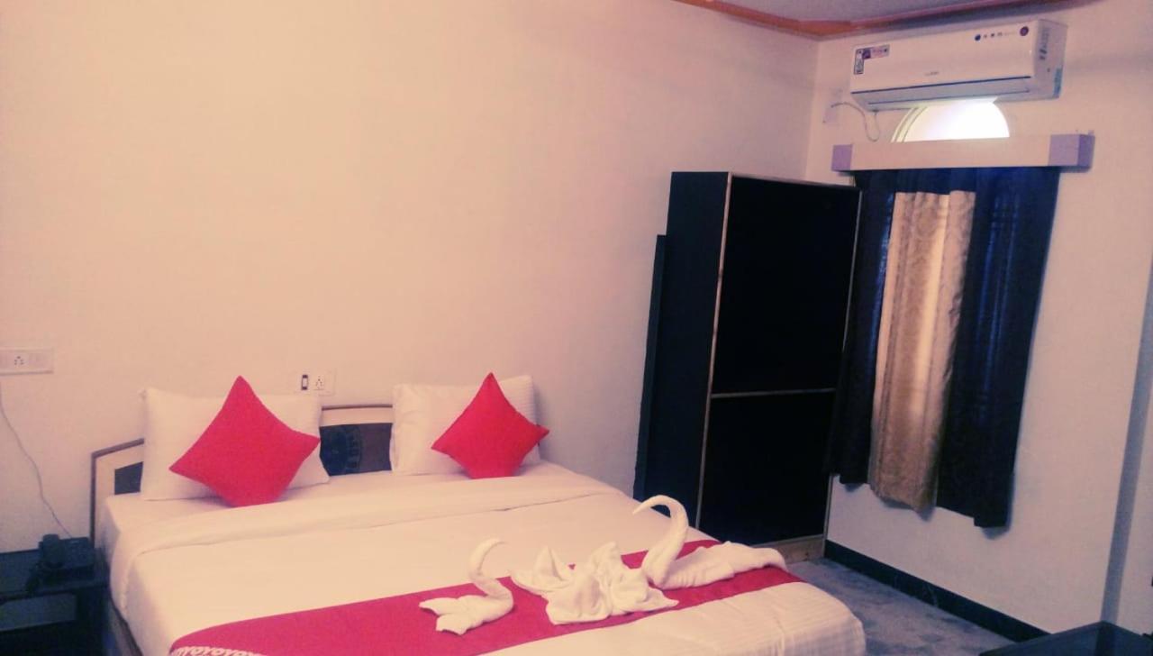 Hotel Rajkamal International Udaipur Buitenkant foto